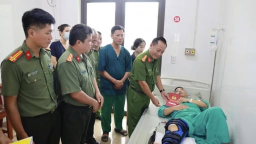 TIN N&Oacute;NG 24 GIỜ QUA: C&aacute;n bộ c&ocirc;ng an bị tấn c&ocirc;ng nhập viện; thực nghiệm hiện trường vụ ph&acirc;n x&aacute;c vợ, phi tang xuống s&ocirc;ng
