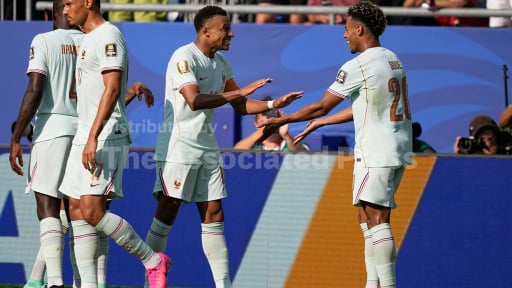 Mbappe vừa ghi b&agrave;n vừa đ&aacute; hỏng phạt đền, ĐT Ph&aacute;p thẳng tiến v&agrave;o b&aacute;n kết