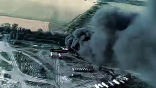 Đơn vị Azov kh&eacute;t tiếng của Ukraine nổ tung kho nhi&ecirc;n liệu b&iacute; mật của Nga, hậu cần ở Donetsk chao đảo