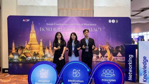 3 dược sĩ TP.HCM gi&agrave;nh 2 giải V&agrave;ng, 1 giải Bạc tại hội nghị ch&acirc;u &Aacute;