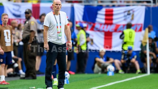 HLV Stale Solbakken rơi nước mắt sau khi Na Uy để thua ĐT Anh