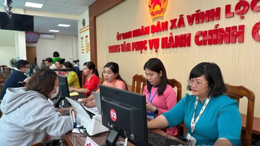 Chủ tịch x&atilde;, phường ở TP.HCM được ph&ecirc; duyệt đối tượng tinh giản bi&ecirc;n chế