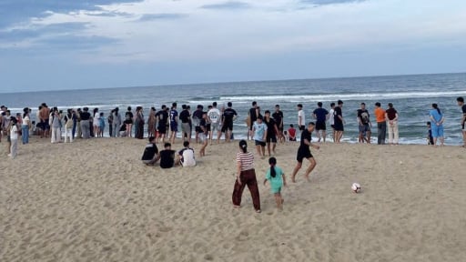 Th&ecirc;m 1 nạn nh&acirc;n ở Quảng Ng&atilde;i tắm biển bị s&oacute;ng cuốn mất t&iacute;ch 