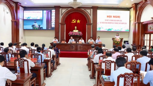 Chủ tịch Đồng Th&aacute;p Phạm Th&agrave;nh Ngại: Phải chủ động 'soi' lại chỉ ti&ecirc;u, x&acirc;y dựng kịch bản tăng trưởng cụ thể 