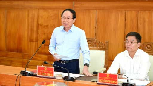 Ph&oacute; Thủ tướng L&ecirc; Tiến Ch&acirc;u chỉ r&otilde; điểm nghẽn, đặt b&agrave;i to&aacute;n tăng trưởng tr&ecirc;n 10% cho Huế 