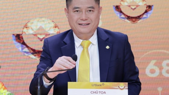 LPBank chốt chi cổ tức bằng tiền 25%, Chủ tịch Nguyễn Đức Thụy 'bỏ túi' hơn 176 tỷ đồng