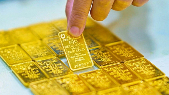 Giá vàng hôm nay 27/4: Nhìn lại một tuần giá vàng 'nhảy múa' khiến người dân chóng mặt 