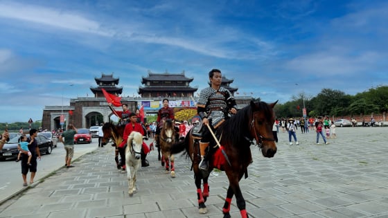 Lễ hội Nón lá-Việt Nam Festival 2025 ở thành phố trẻ nhất Ninh Bình, có diễn cảnh gì mà khiến dân tình tò mò?