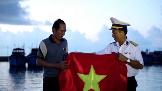 NSND Quang Thọ, Phạm Thu Hà, Hoà Minzy cùng hát về 70 năm anh hùng của người lính Hải quân