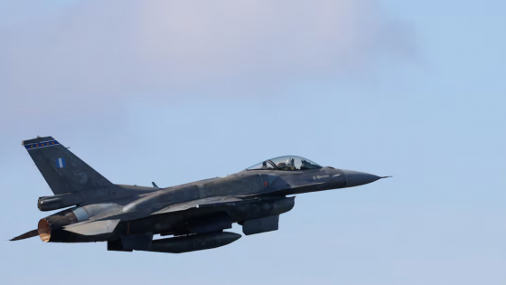 Mỹ bán gói huấn luyện F-16 cho Ukraine giá 310 triệu USD