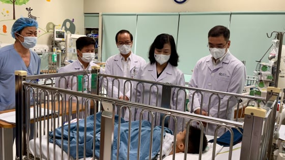 Bộ trưởng Bộ Y tế: Cấp cứu, cứu chữa cho bệnh nhân là ưu tiên hàng đầu