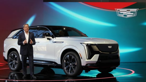 Hồi sinh Cadillac thành thương hiệu xe hơi hạng sang của Mỹ: Cuộc chiến 'đốt tiền' của GM