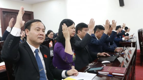 Miễn nhiệm chức Ủy viên UBND tỉnh với nguyên Chỉ huy trưởng Bộ CHQS và 6 nguyên Giám đốc Sở ở Thái Bình