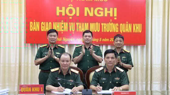 Thiếu tướng Quân đội bàn giao nhiệm vụ để nhận trọng trách mới 