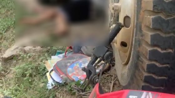 Va chạm với xe tải đi ngược chiều, hai học sinh đi xe máy thương vong