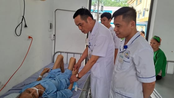 Từ chối phẫu thuật dù nguy kịch, các bác sĩ phải thuyết phục bằng cách này