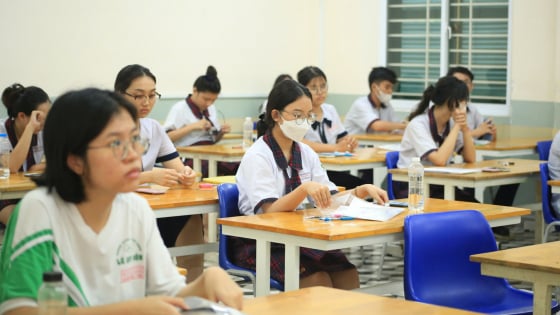 Thi tốt nghiệp THPT: Học sinh TP.HCM chọn môn 'ngược dòng' cả nước, Anh văn và khoa học tự nhiên chiếm ưu thế