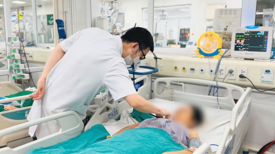 Tiêm khớp vai ở phòng khám tư, một phụ nữ nguy kịch