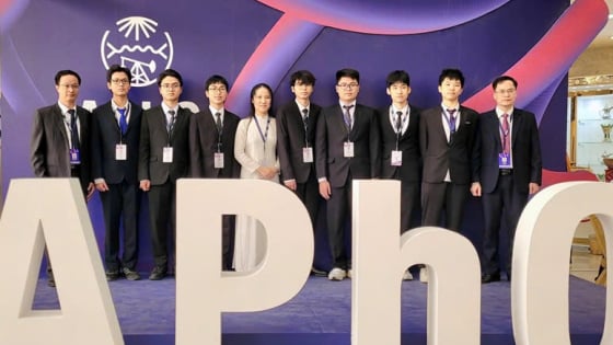 Việt Nam dự thi Olympic Vật lý châu Á: Điểm tên 3 học sinh trường chuyên đạt Huy chương Vàng