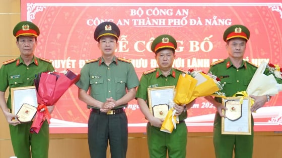 2 Trưởng phòng và 1 Phó phòng Công an TP Đà Nẵng nghỉ hưu trước tuổi