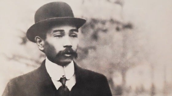 Cụ Phan Châu Trinh đã phải làm những gì để được rời Pháp và trở về nước?