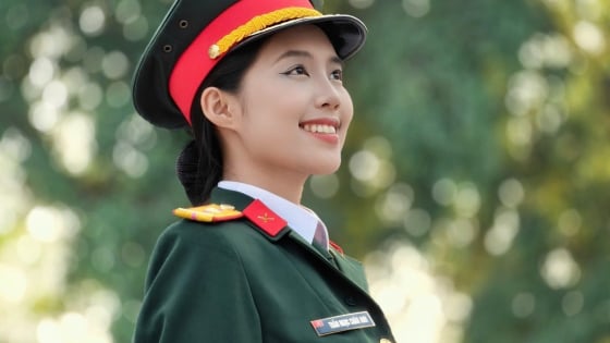Vẻ rạng ngời của nữ quân nhân ở Hoa hậu Việt Nam
