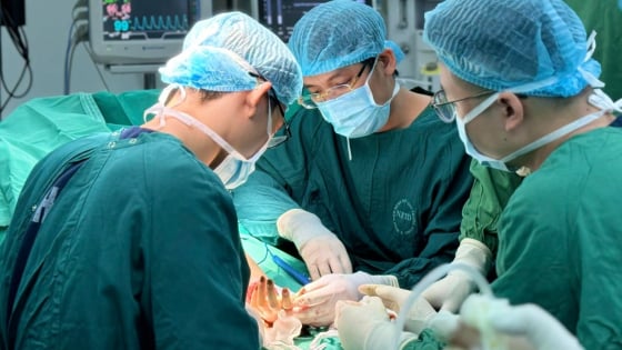 Đau nhức cổ tay tưởng viêm khớp hóa ra ung thư hiếm