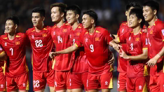 HLV Kim Sang-sik công bố danh sách ĐT Việt Nam: Bất ngờ nối tiếp bất ngờ