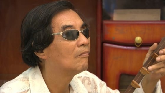 Nghệ sĩ Nhân dân khiếm thị đặc biệt nhất giới nghệ sĩ, giàu có và chơi đàn điêu luyện ít ai sánh bằng