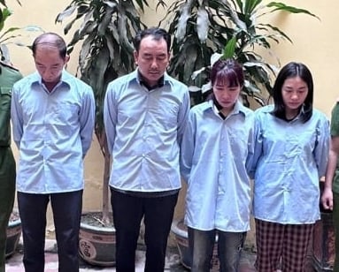 Bí thư phường ở Hà Nội 'vòi tiền' chủ bãi xe trái phép, có thể bị xử lý thế nào?