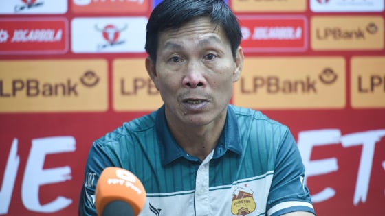 HLV Lê Quang Trãi nói về cuộc đua trụ hạng của HAGL