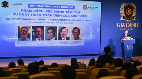 'Chúng ta không chỉ cần sinh viên giỏi kiến thức'