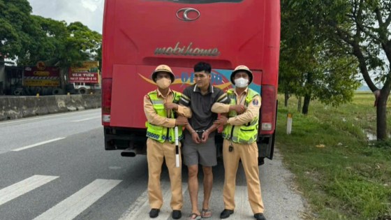 Cảnh sát giao thông trạm Diễn Châu, Nghệ An tóm gọn tên cướp gây án ở Hà Nội đang chạy trốn