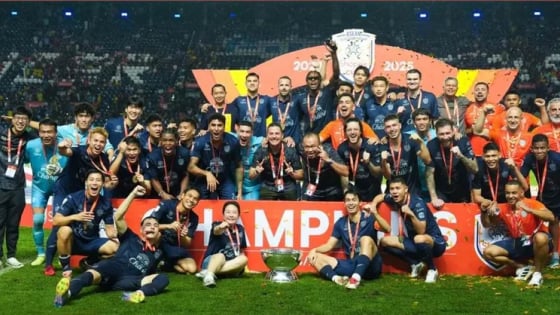 Tại sao Buriram United làm được, còn các CLB Việt Nam thì không?