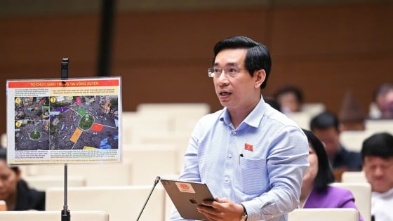 Mang bảng biển minh hoạ, Đại biểu Nguyễn Văn Cảnh hiến kế “độc” giải bài toán ùn tắc triền miên ở các vòng xuyến tại Hà Nội và TP.HCM