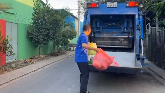 Hôm nay TP.HCM chính thức thu tiền rác theo giá mới, mỗi lần đi bỏ rác người dân có cần cân ký không?
