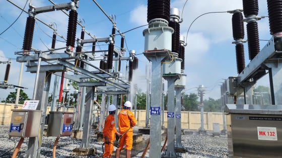 EVNNPC kêu gọi khách hàng tiếp tục tiết kiệm điện giữa đợt nắng nóng gay gắt