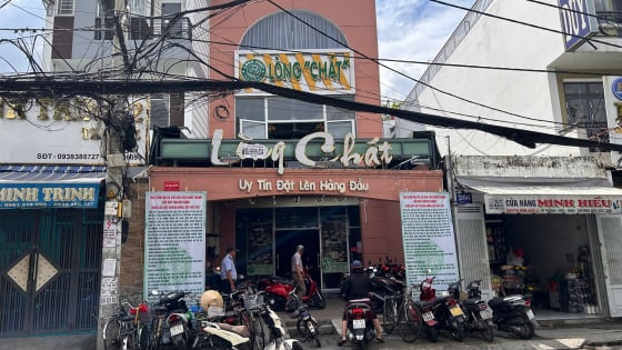 Hai quán ăn tại TP.HCM bị xử phạt sau 'bão' lòng xe điếu
