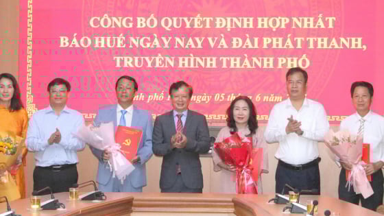 Công bố quyết định hợp nhất Báo Huế ngày nay và Đài Phát thanh- truyền hình thành phố Huế 