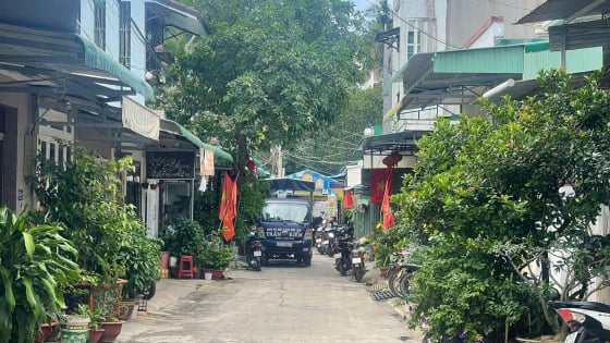 Người đàn ông tử vong bất thường trong nhà riêng, bên cạnh khẩu súng tự chế