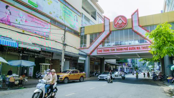 Vì sao hàng trăm ki ốt tại chợ Buôn Ma Thuột đồng loạt đóng cửa?