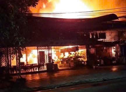 Cháy lớn tại nhà hàng hải sản Biển Xanh, thực khách và nhân viên tháo chạy tán loạn