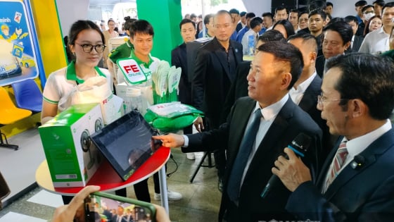 Phó Thủ tướng Hồ Đức Phớc khai mạc Lễ hội Không tiền mặt 2025 đầy sống động