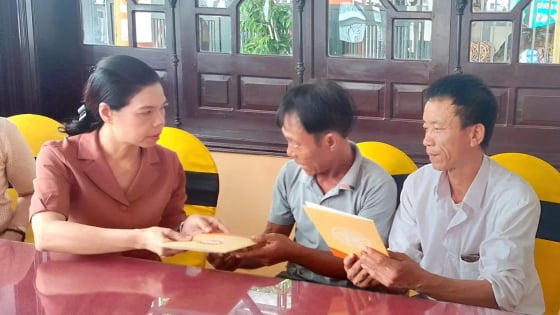 Lãnh đạo Mặt trận TP.Hà Nội thăm hỏi gia đình nạn nhân tử vong do hỏa hoạn ở Hà Đông