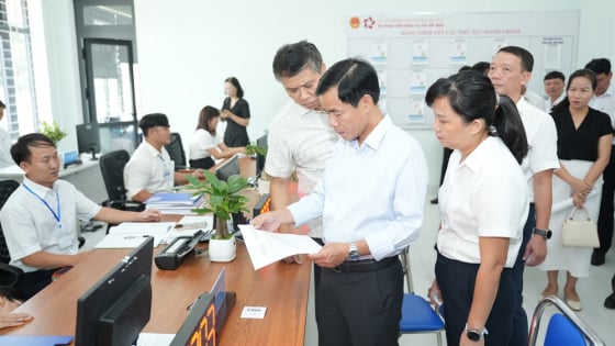 Chủ tịch TP.Huế kiểm tra vận hành thử chính quyền địa phương 2 cấp, yêu cầu lắng nghe dân nhiều hơn