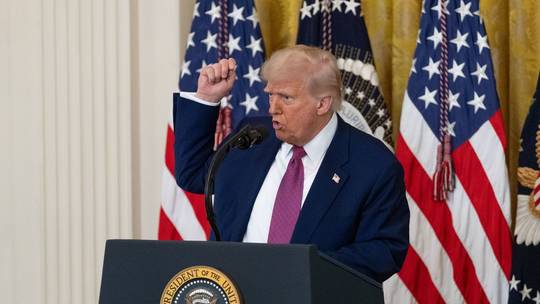 Ông Trump yêu cầu Iran 'đầu hàng vô điều kiện', khẳng định Mỹ và đồng minh đã kiểm soát hoàn toàn bầu trời Iran 