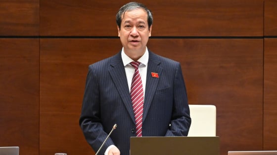 Câu hỏi về bạo lực học đường của Đại biểu Quốc hội, Bộ trưởng GDĐT trả lời 1 câu khiến nghị trường bất ngờ