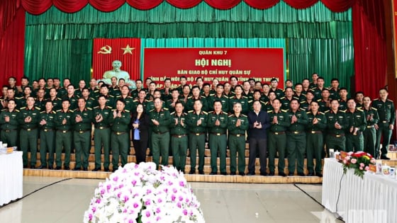 Bộ Quốc phòng giải thế các Ban Chỉ huy quân sự huyện, sáp nhập tổ chức lại Bộ Chỉ huy quân sự cấp tỉnh mới