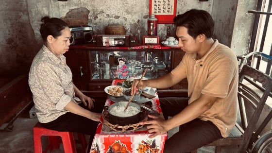Hương vị bữa cơm quê nhà xưa được tái hiện dưới đôi tay, góc nhìn của chàng trai 9X