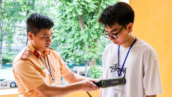 Công an Hà Nội lần đầu tiên tổ chức kỳ sát hạch cấp giấy phép lái xe máy
